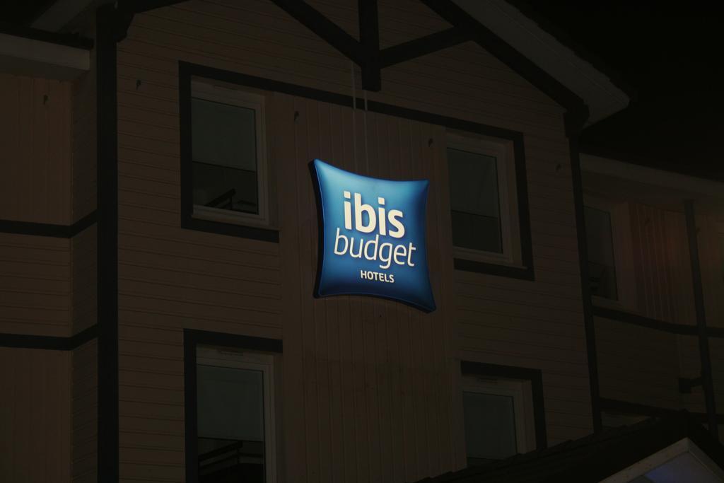 Ibis Budget Coutances Esterno foto