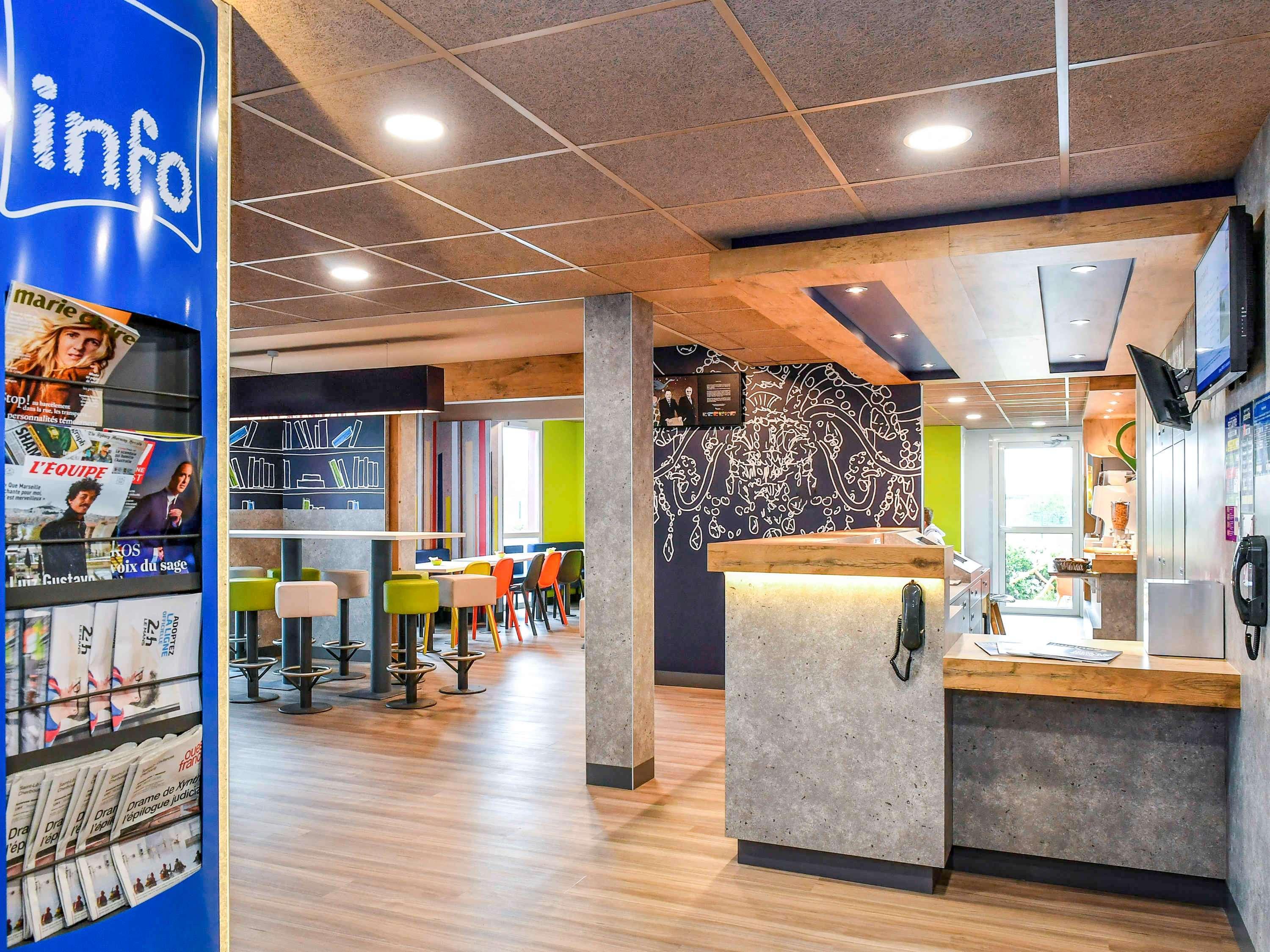 Ibis Budget Coutances Esterno foto