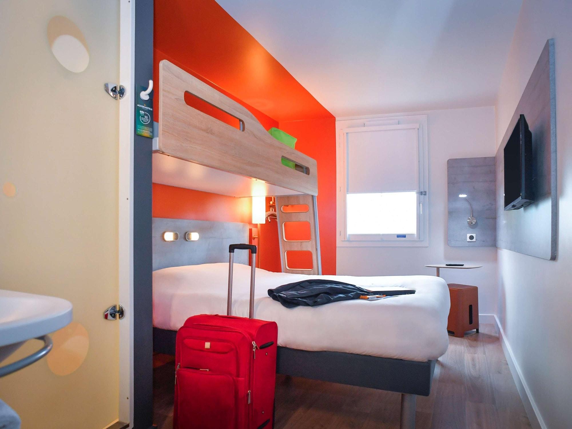 Ibis Budget Coutances Esterno foto