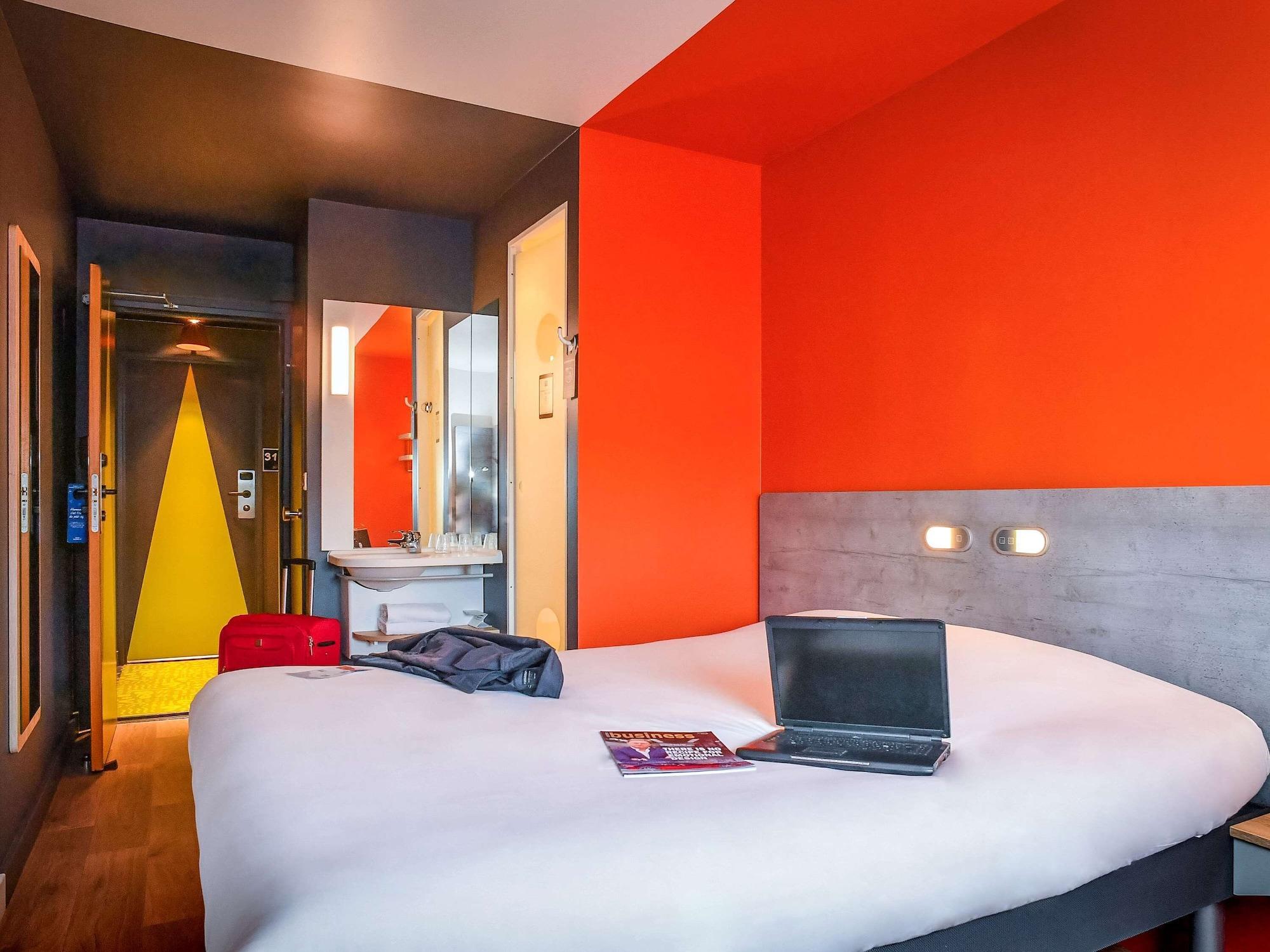 Ibis Budget Coutances Esterno foto