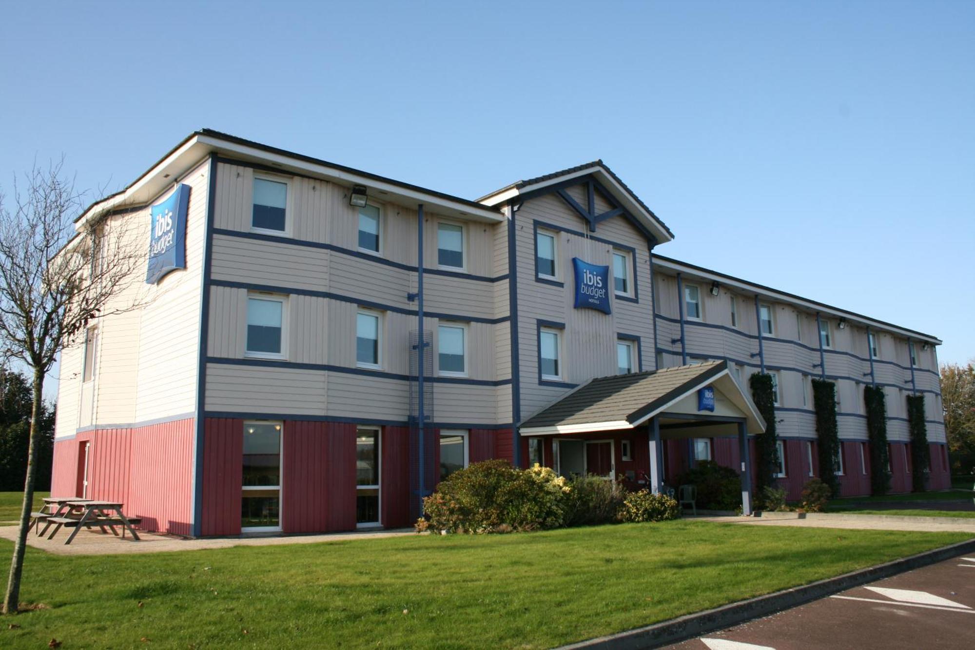 Ibis Budget Coutances Esterno foto
