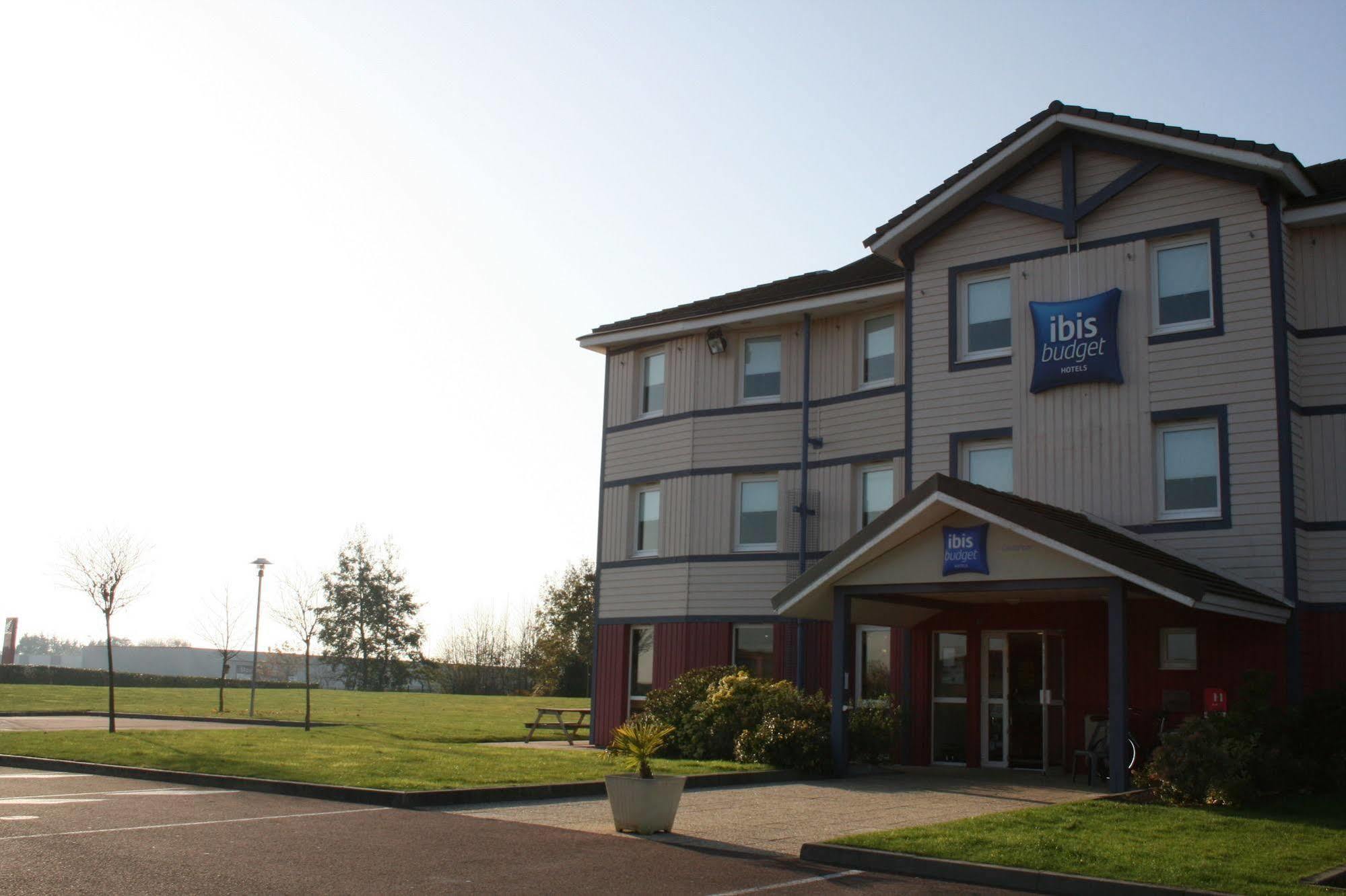 Ibis Budget Coutances Esterno foto