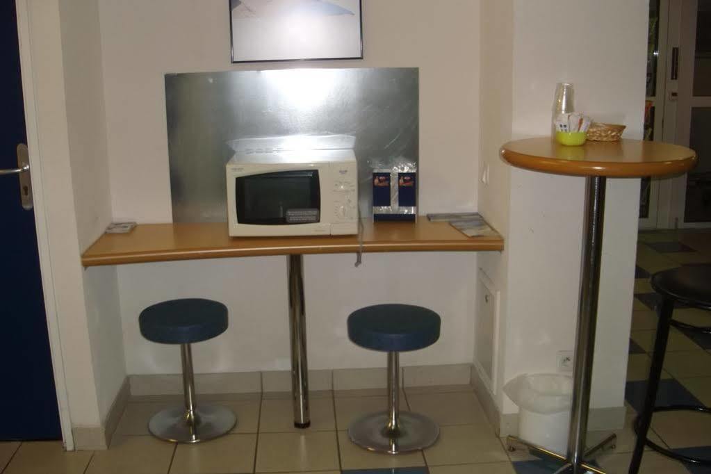 Ibis Budget Coutances Esterno foto