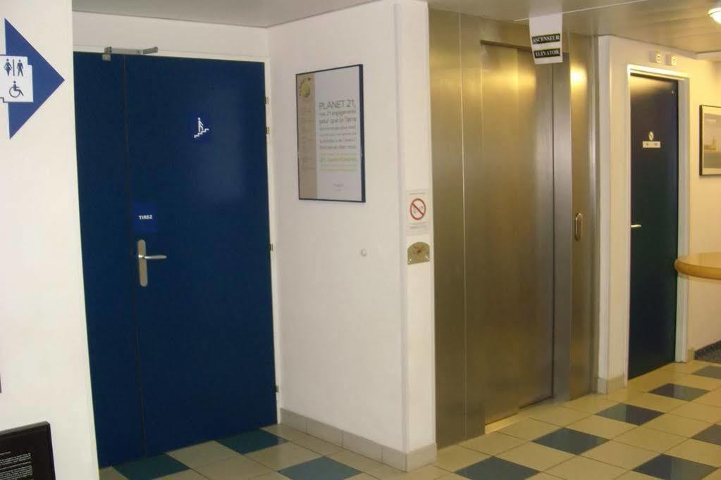 Ibis Budget Coutances Esterno foto
