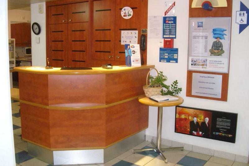 Ibis Budget Coutances Esterno foto